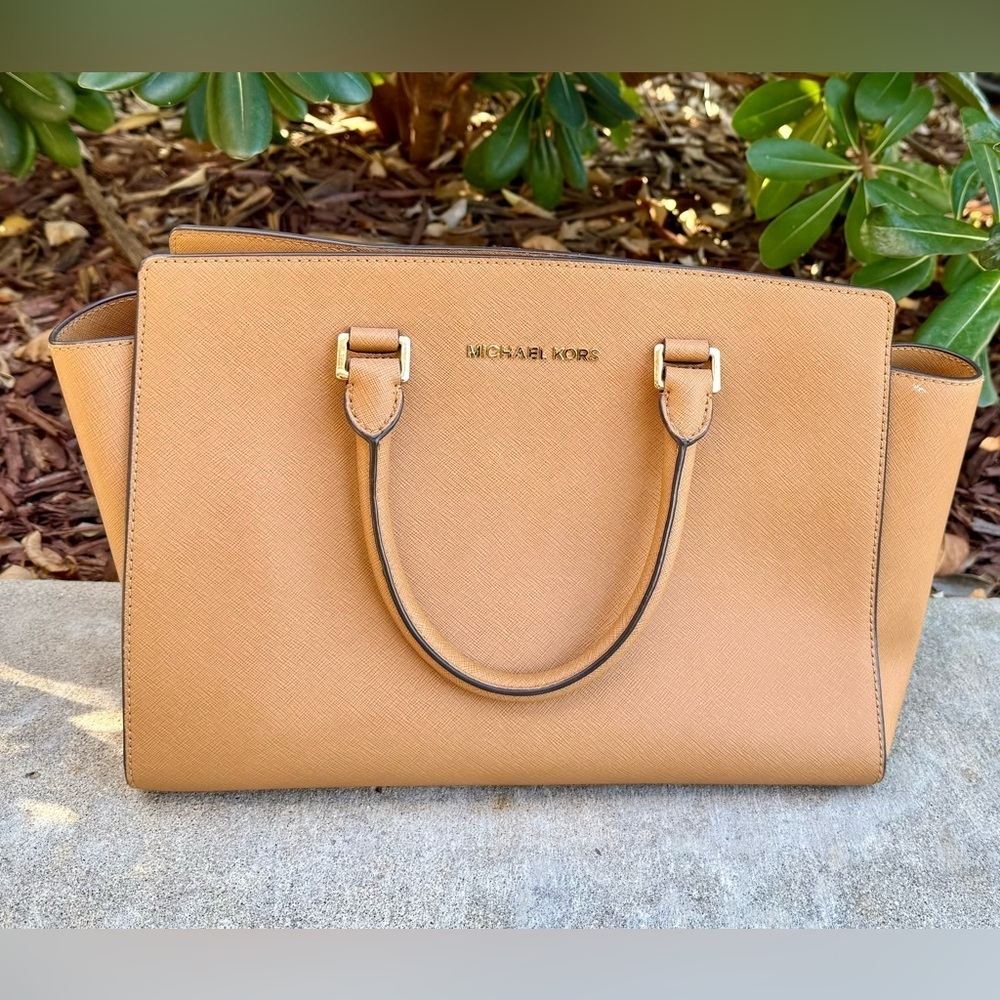 Michael Kors Tan Leather Handbag